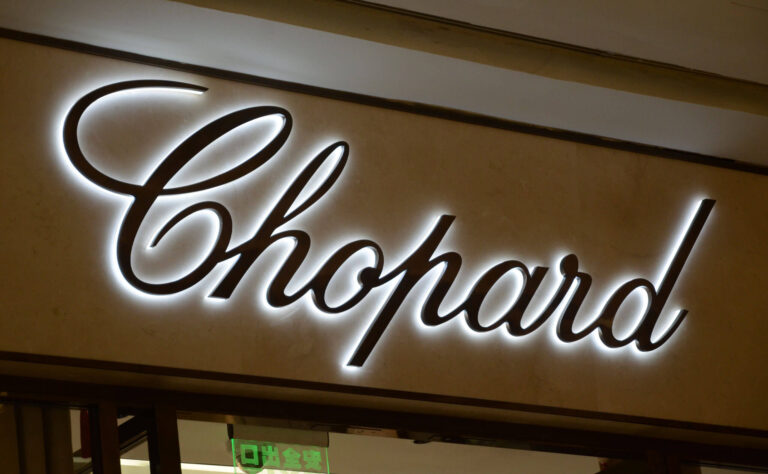 Pro Metal Halo Lit Signs for Chopard