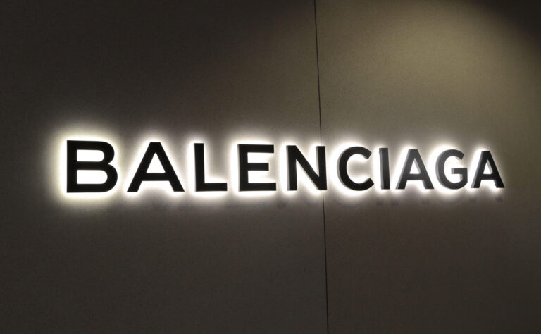 Basic Metal Halo Lit Signs for Balenciaga