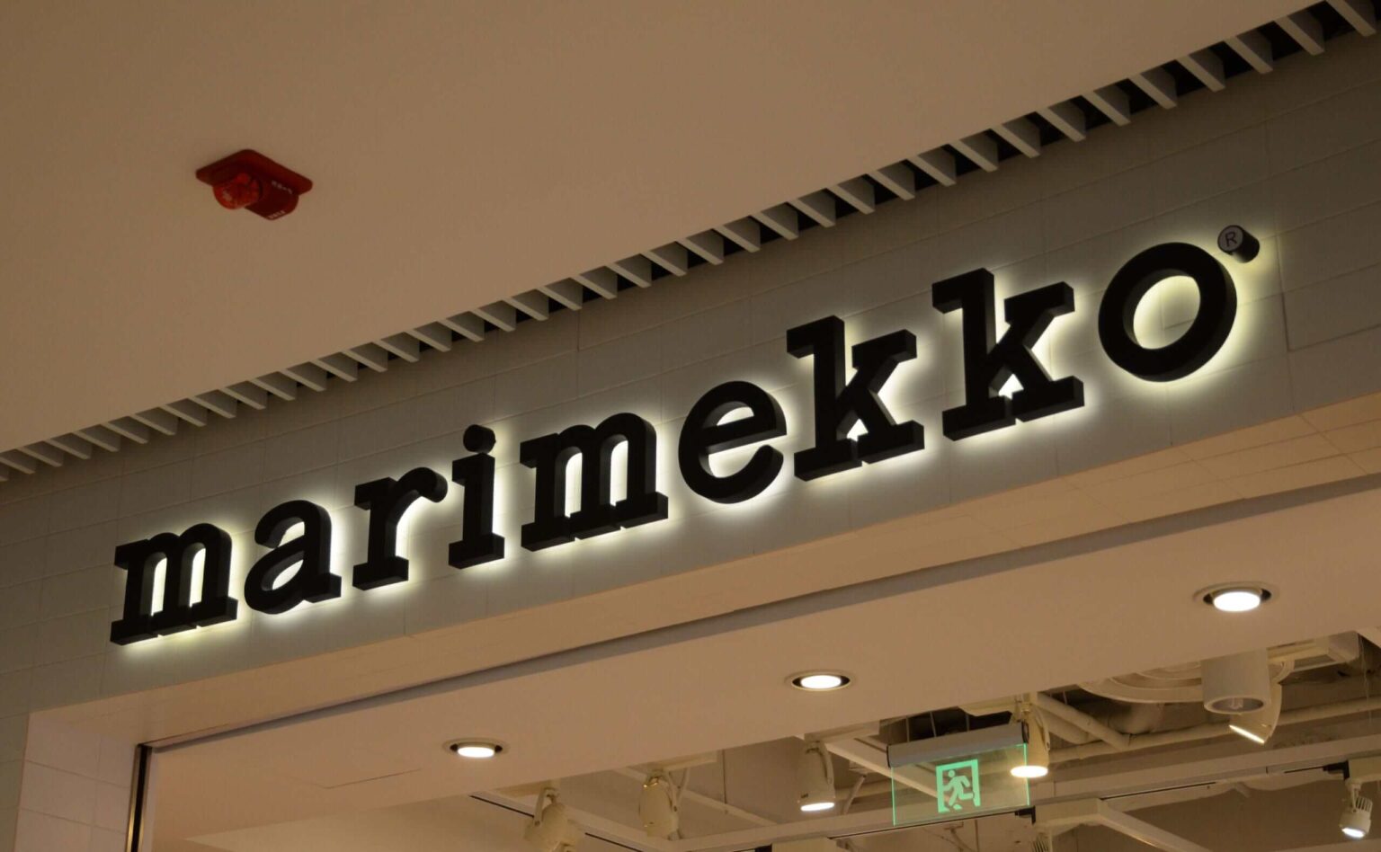 Basic Metal Halo Lit Signs for Marimekko