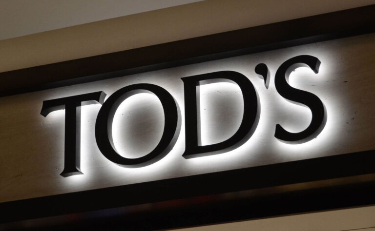Basic Metal Halo Lit Signs for Tod's