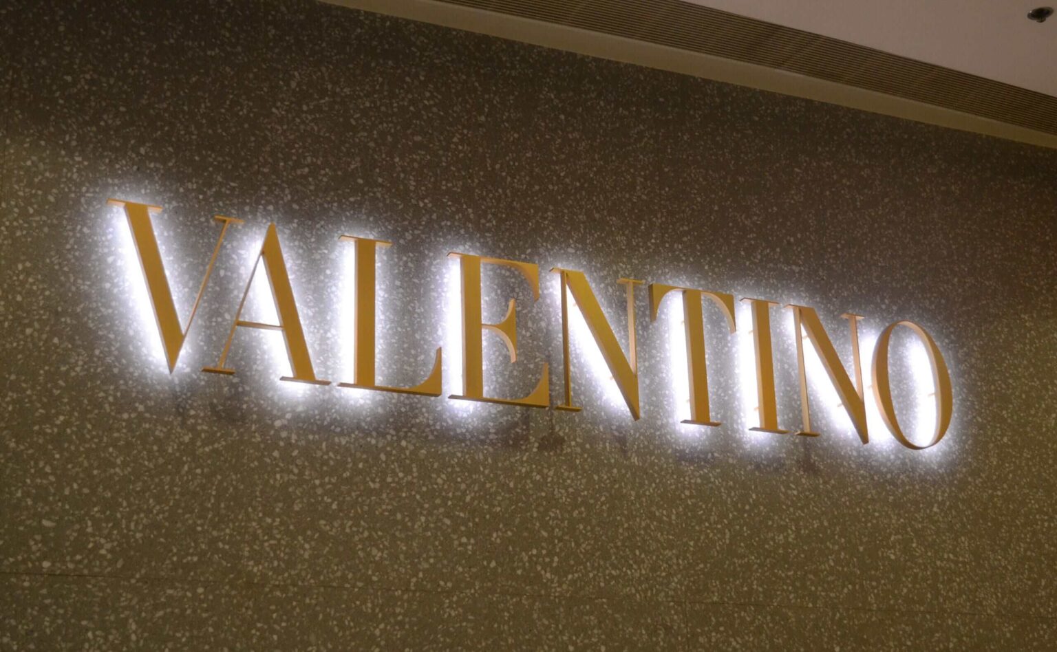 Halo Signage for Valentino