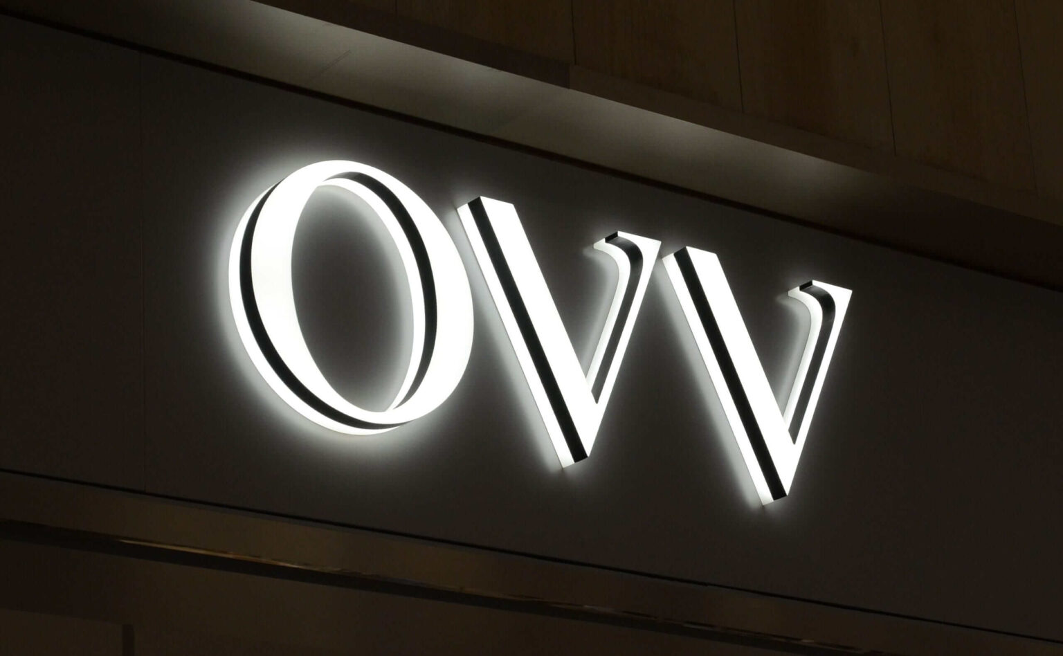 Face & Halo Lit Signs for OVV