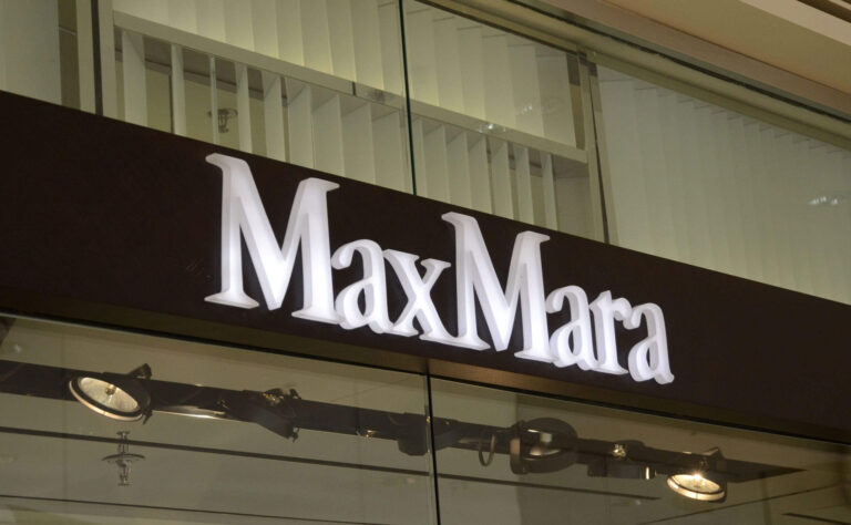 Halo Effect Light Box Signs for Max Mara