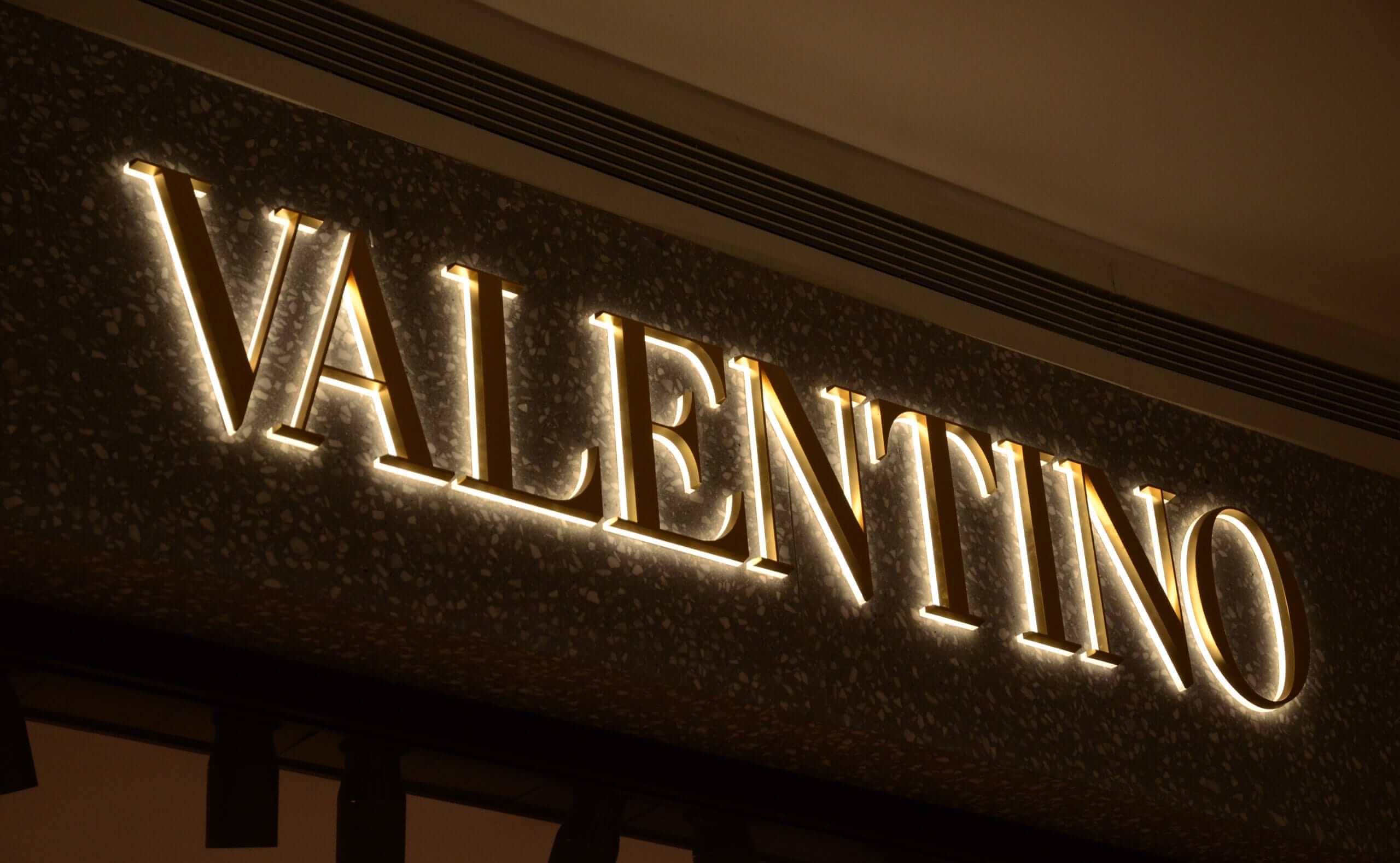 Pro Metal Halo Lit Signs