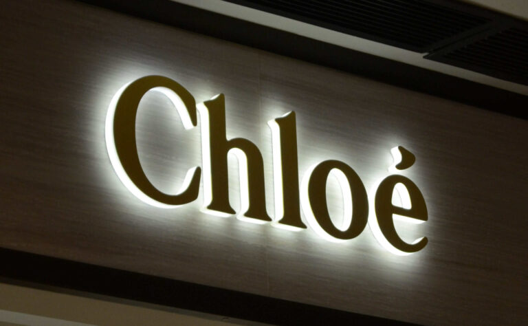Halo Signage for Chloé